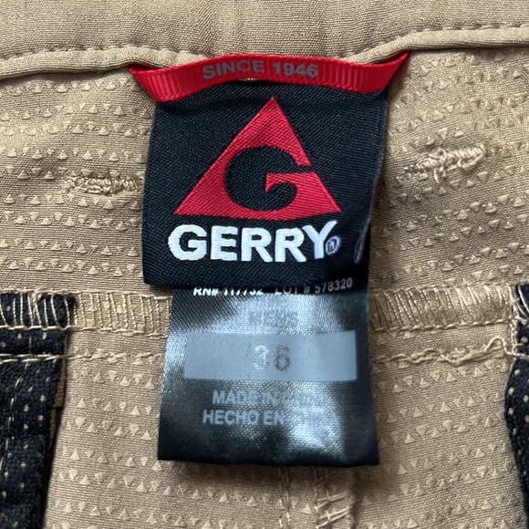 NWT Cargo Trail Short - Picture 3 of 6